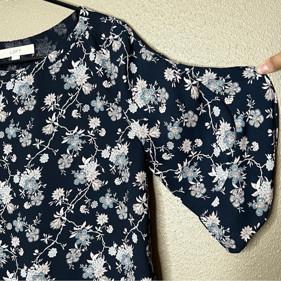 Loft Womens Blouse Size Small Blue Pink Floral Shirt 3/4 Flare Sleeve - Picture 6 of 8
